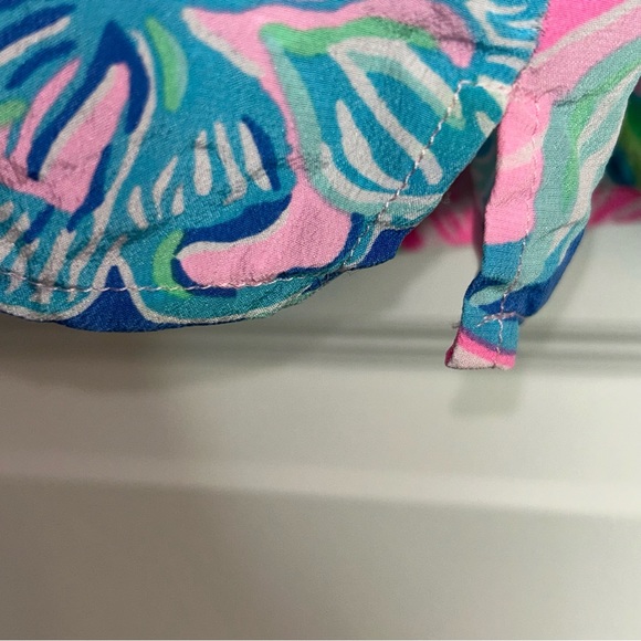 Lilly Pulitzer Silk Floral Print 1/4 Button Front Lightweight Blouse Top - Picture 6 of 8